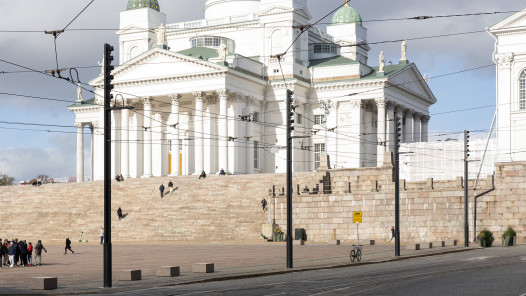 Senaatintorin valaistus uudistettiin.