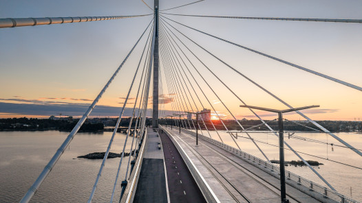 Kruunuvuorensilta auringonlaskussa.