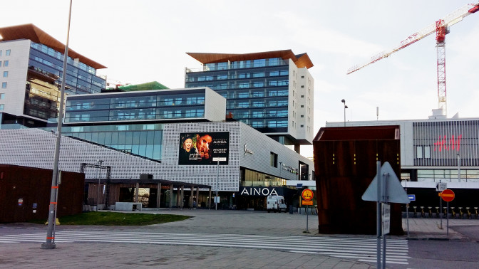 Kuva Ainoan ostoskeskuksesta Tapiolassa. Olemme olleet laajasti mukana alueen suunnittelussa ja kehityksessä jo yli kymmenen vuoden ajan.