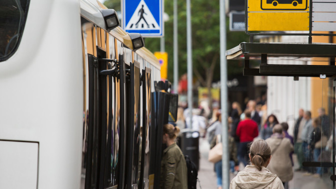 Selvitimme keväällä 2020 Pohjanmaan alueen liikenteen hiilidioksidipäästöjä ja kuntien roolia päästöjen vähentämisessä.