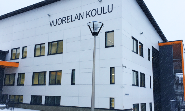Vuorelan koulun laajennus tarjoaa modernit tilat oppilaille ja opettajille.