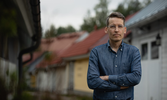 Sitowisen asiantuntija Eero Puurunen.