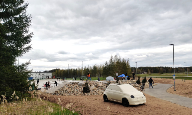 Kaarinaan auennut uusi Sitowisen suunnittelema skeittipuisto.