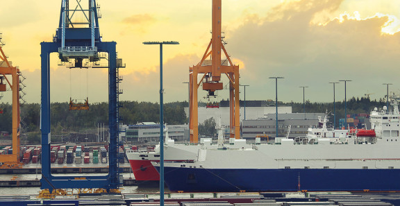 Tuotimme Suomen kansainväliselle meriliikeenteelle kokonaispäästö- ja päästövertailumallin.
