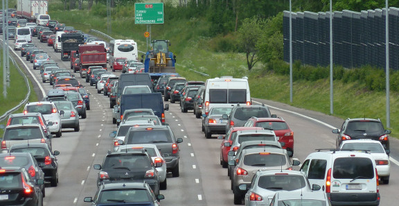 Tarjoamme liikenteen ilmastovaikutuksiin liittyviä asiantuntijapalveluita.