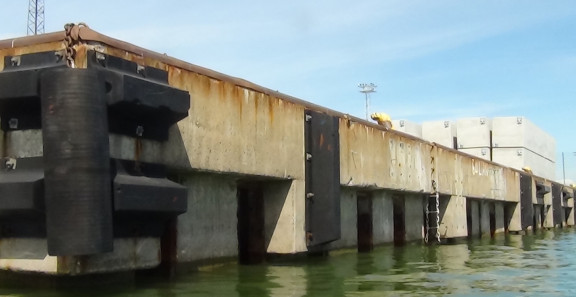 Teimme Helsingin Satamalle Melkinlaiturin kuntotutkimuksen, jossa tutkimme myös laiturin vedenalaisten betonirakenteiden kunnon.
