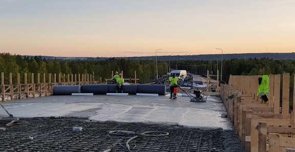 Vastuullamme oli Vt4 Norvanjärventien risteyssillan rakennuttaminen, rakennustöiden valvonta sekä turvallisuuskoordinointi.