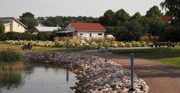 Paraisten kaupungin keskuspuisto peruskorjattiin.