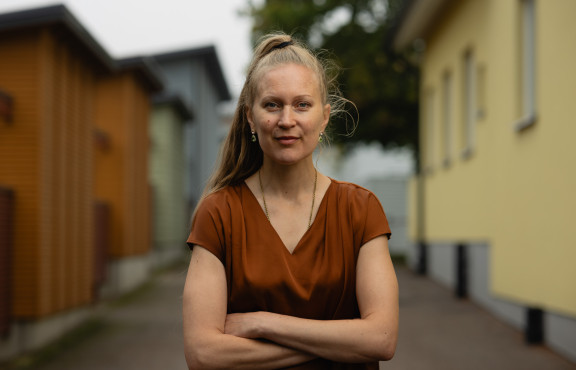 Sitowisen asiantuntija Vilja Larjosto.