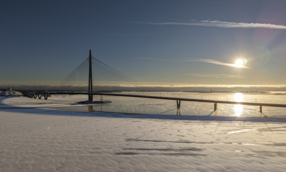 Jarno Haanpuron kuva Kruunuvuorensillasta.